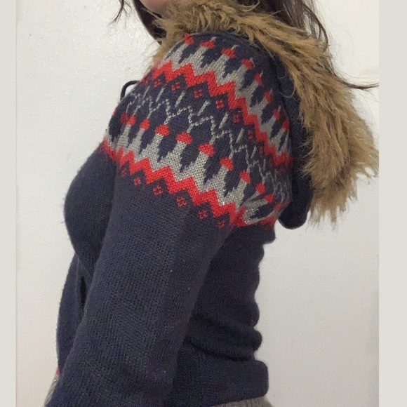 Sweater - Picture 3 of 7